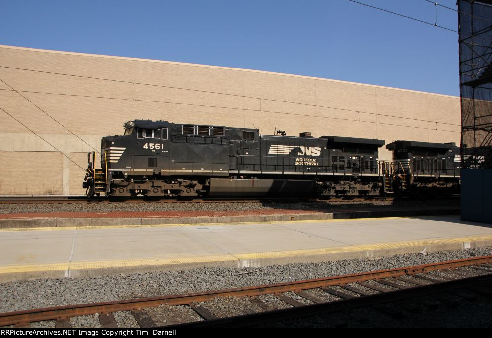 NS 4561 leads 259